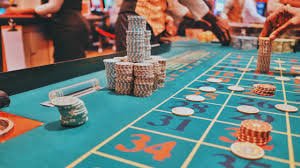 Filipino player celebrating a win on niceph apk mobile casino platform